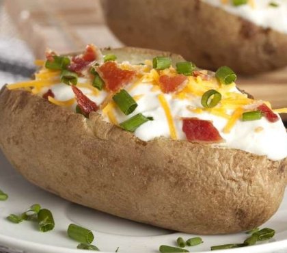 How-to-Cook-a-Baked-Potato-In-The-Microwave-Oven